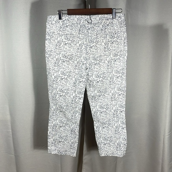 Adrienne Vittadini White and Blue Patterned chino cropped paints - Picture 2 of 3